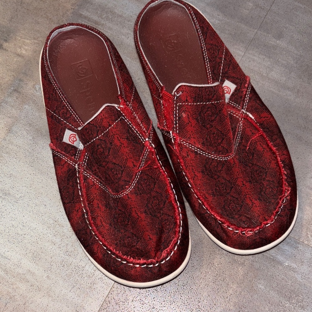 Spenco Women's Red Patterned Athletic Shoes size 10 wide